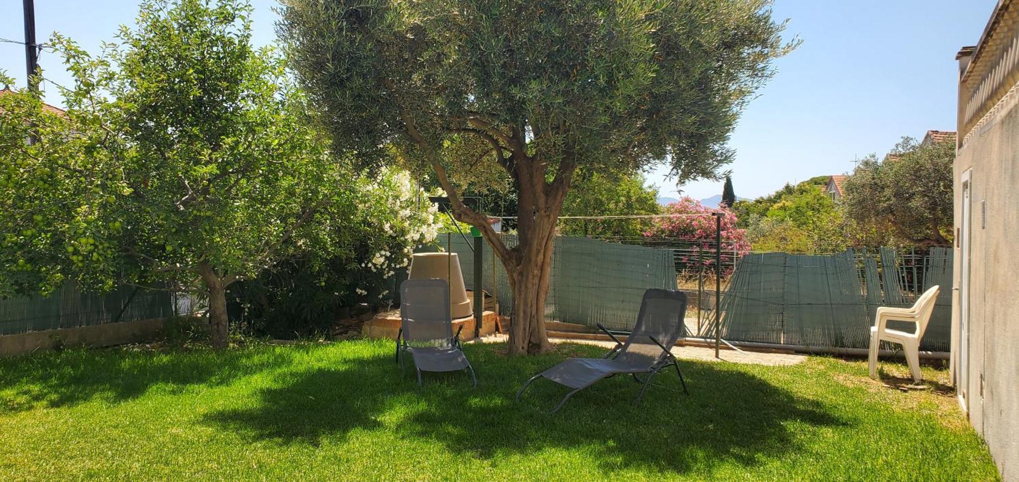 Jolie Studio En Rez De Jardin A L'Estaque Mourepiane Marseille Luaran gambar