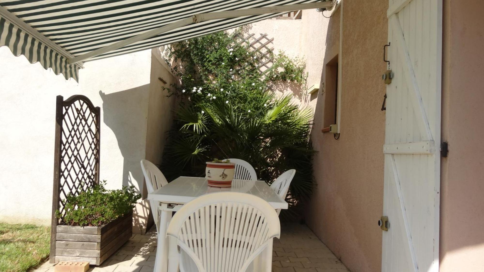 Jolie Studio En Rez De Jardin A L'Estaque Mourepiane Marseille Luaran gambar